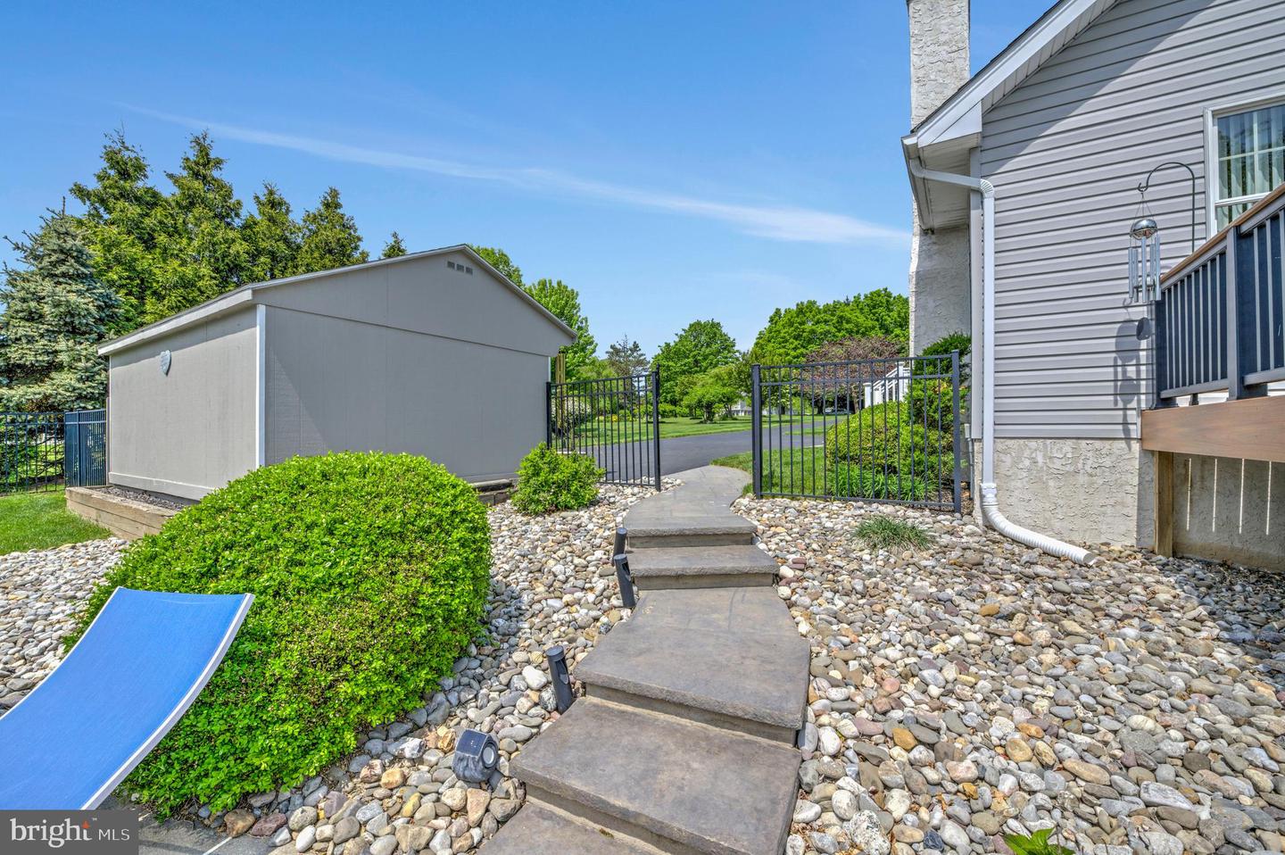 2245 Rowland Rd