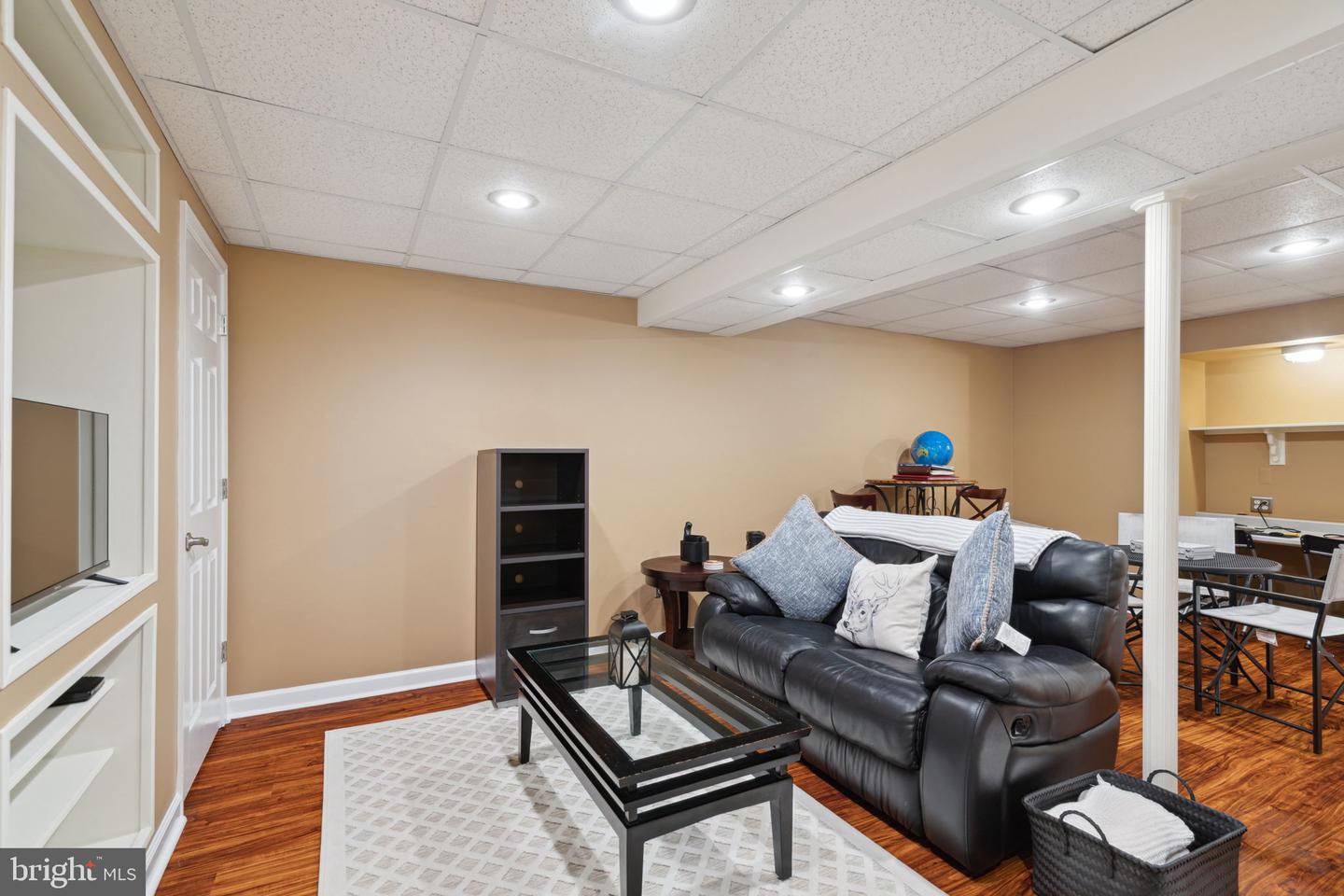 4997 Esther Reed Dr