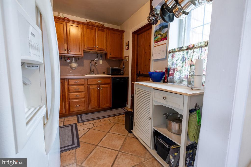 121 Riverview Ave