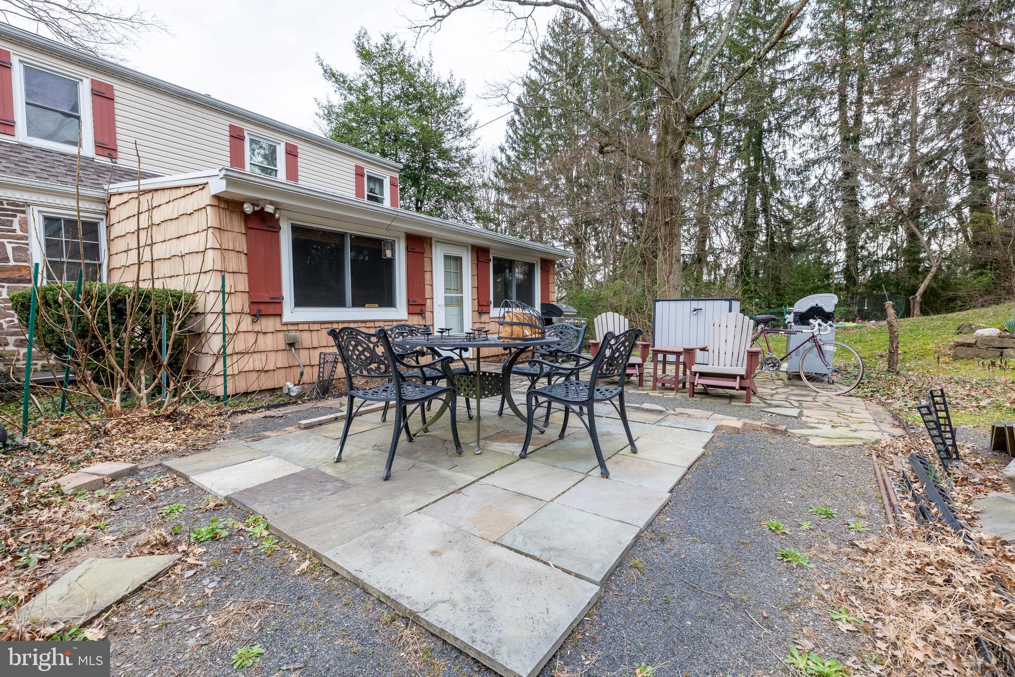 121 Riverview Ave