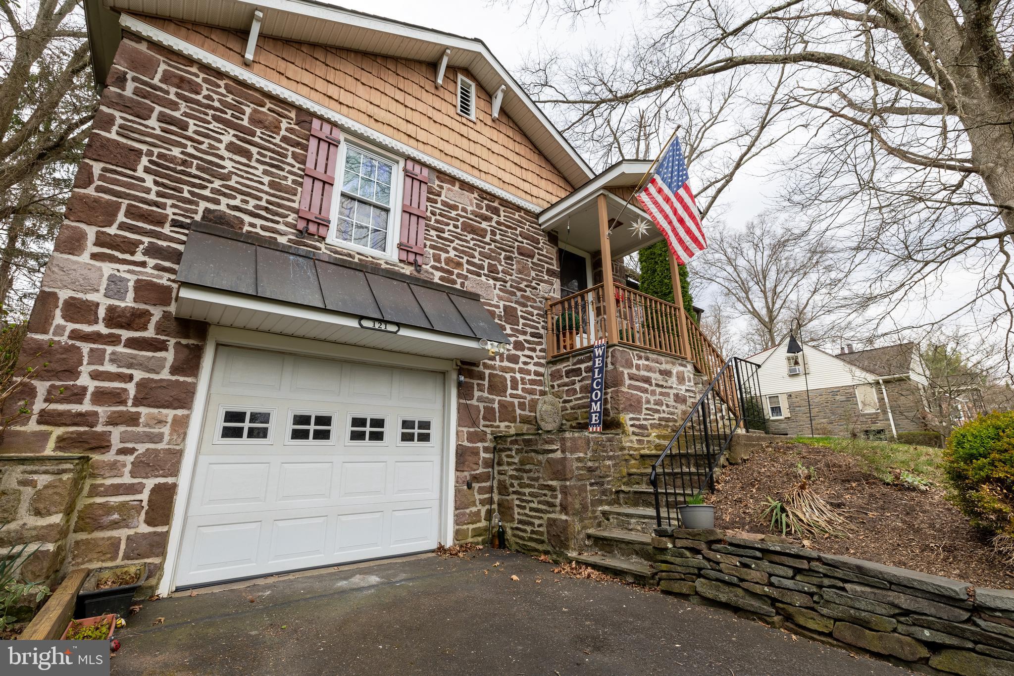 121 Riverview Ave