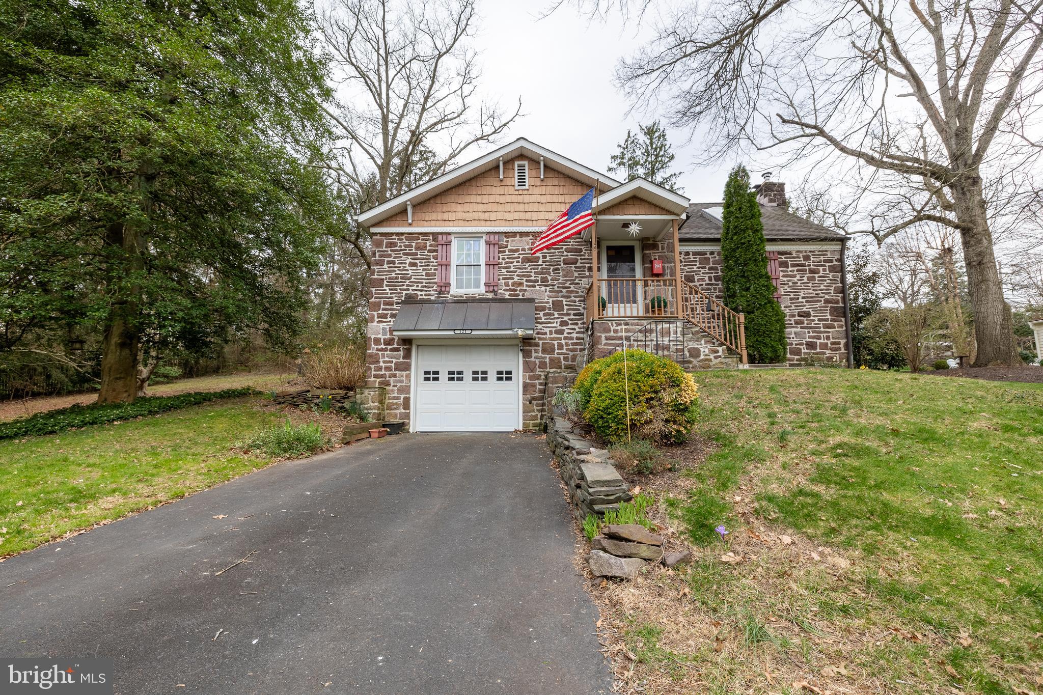 121 Riverview Ave