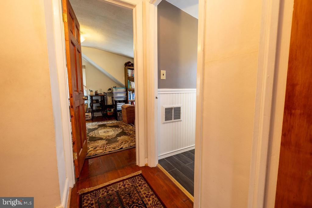 121 Riverview Ave
