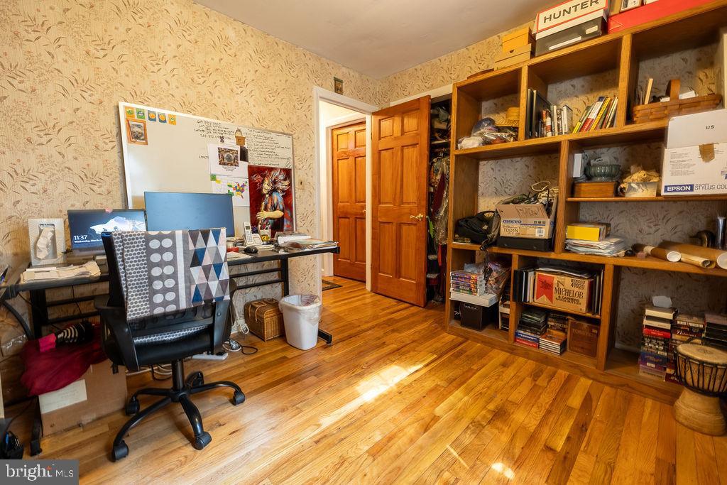 121 Riverview Ave