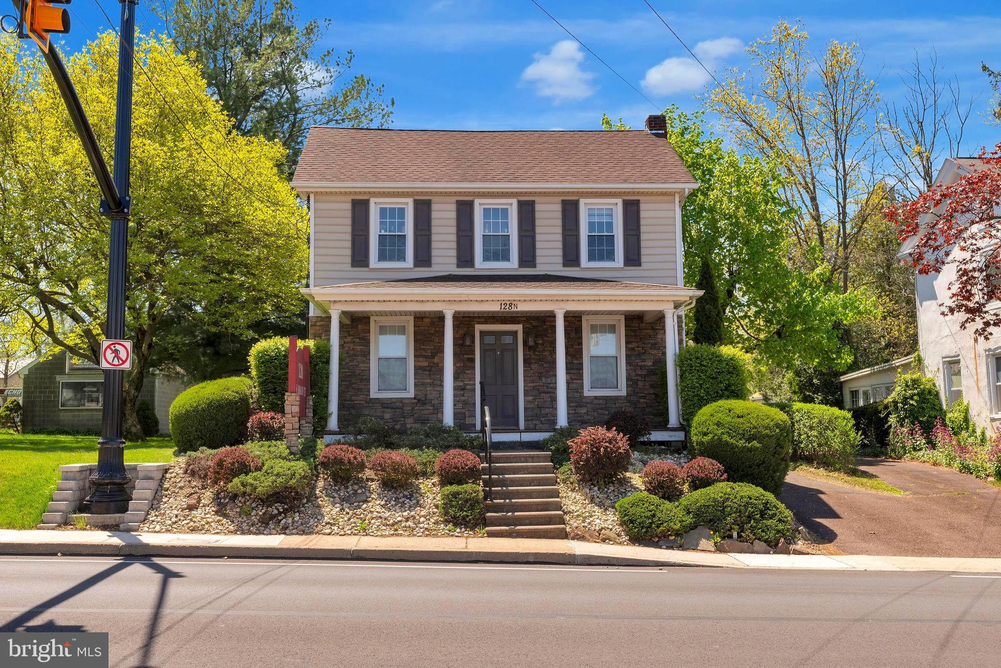 128 N Main St