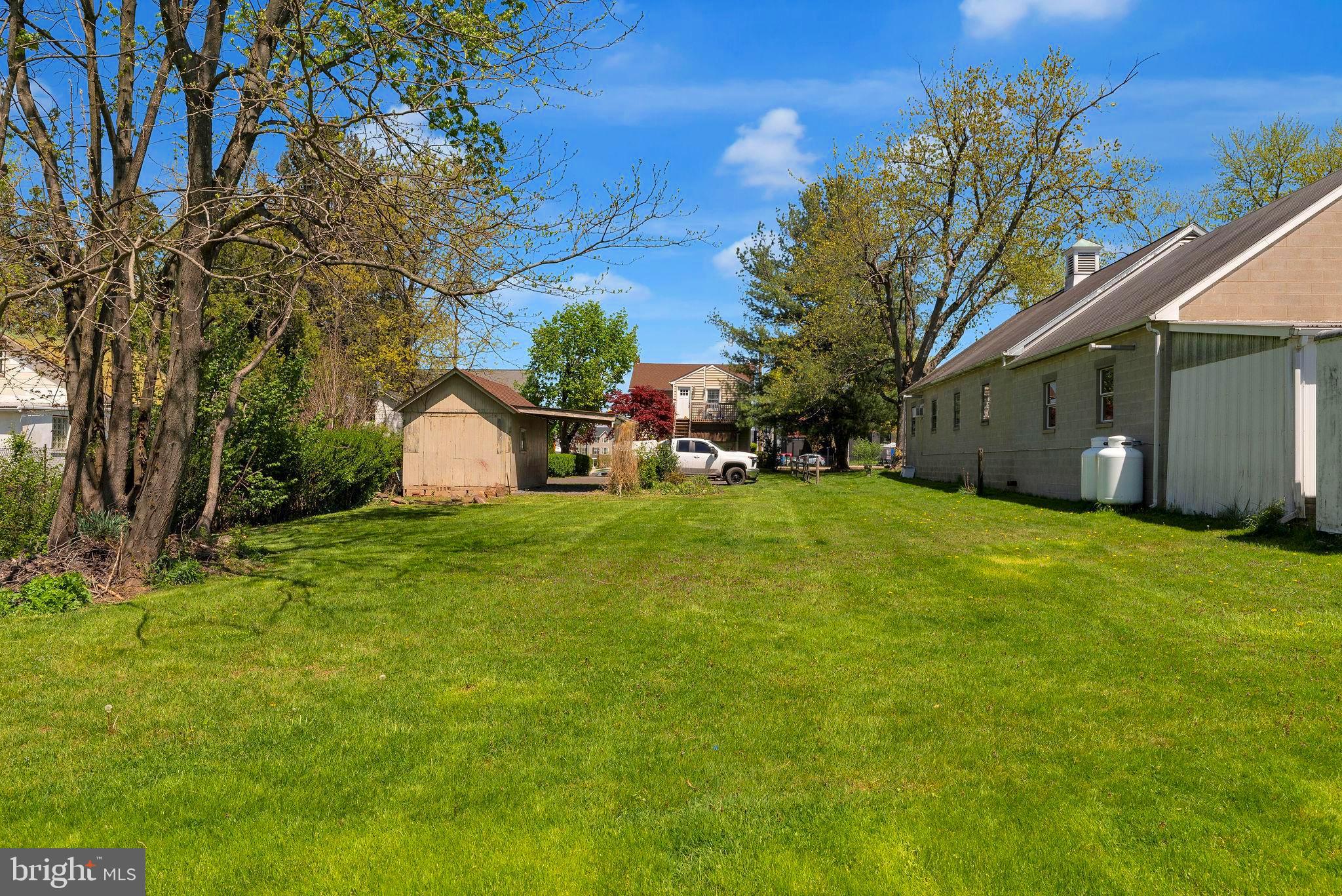 128 N Main St