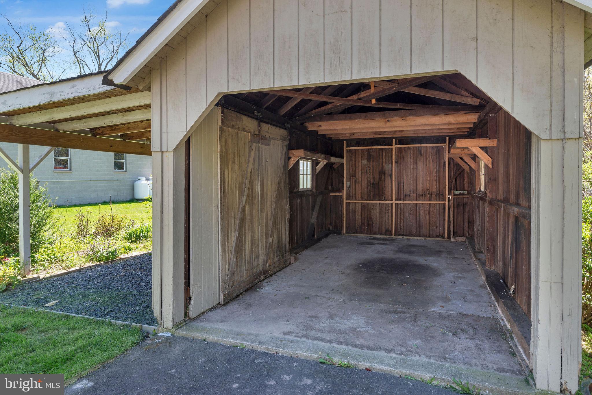 128 N Main St