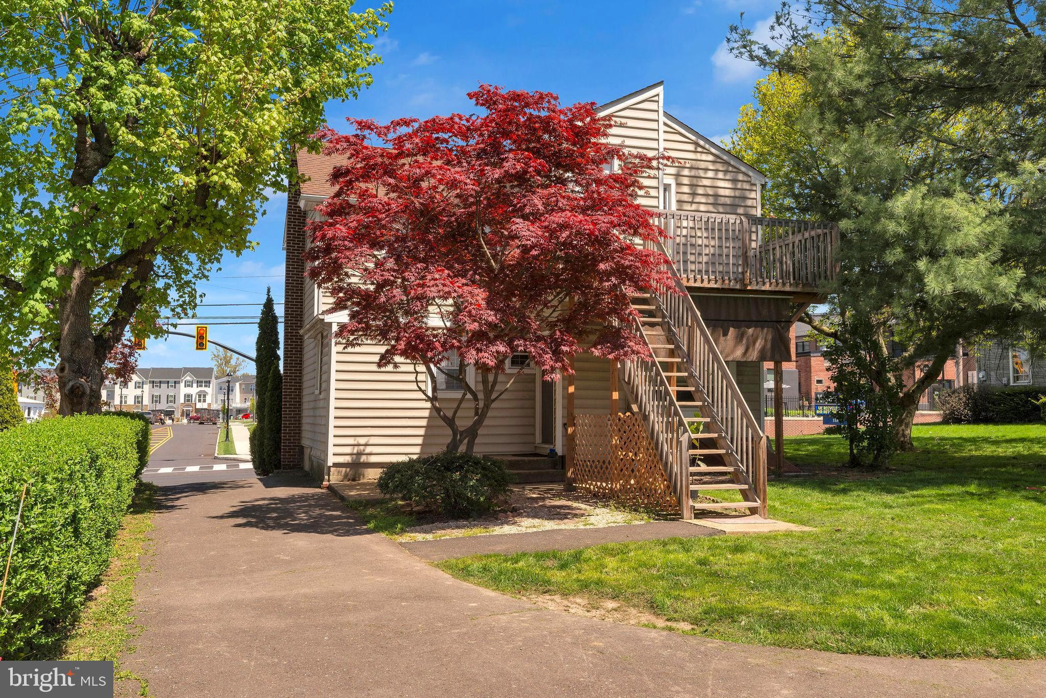 128 N Main St