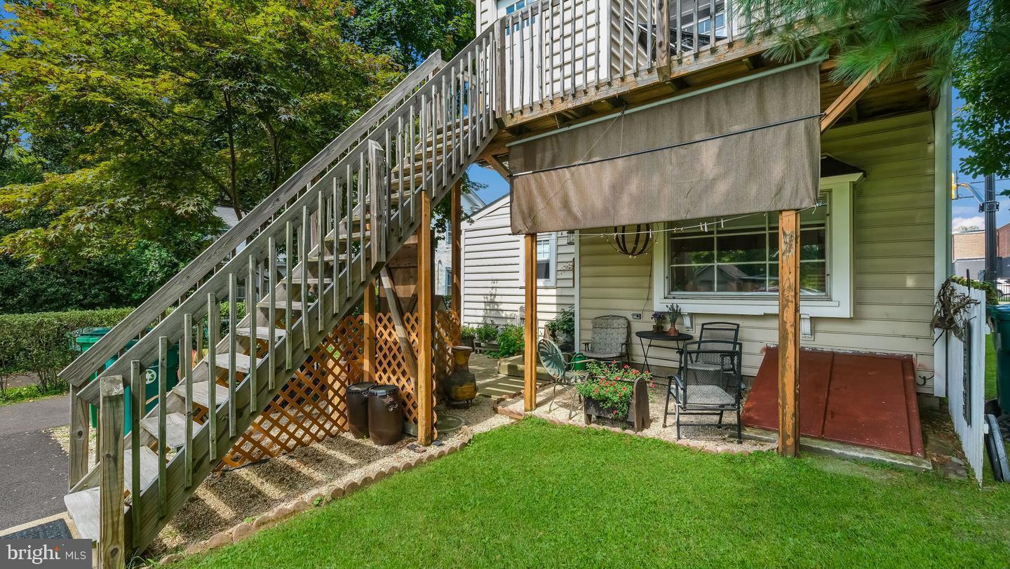 128 N Main St