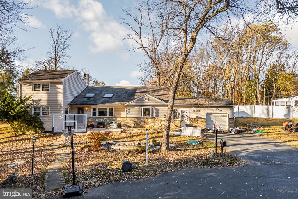 1230 Benn Ln