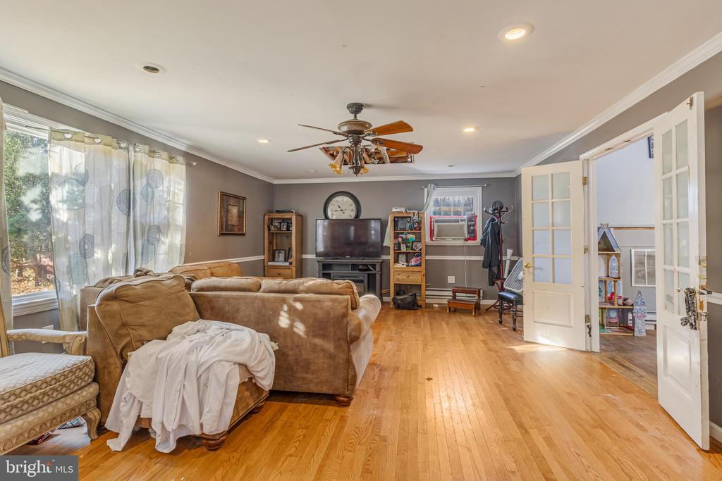 1230 Benn Ln