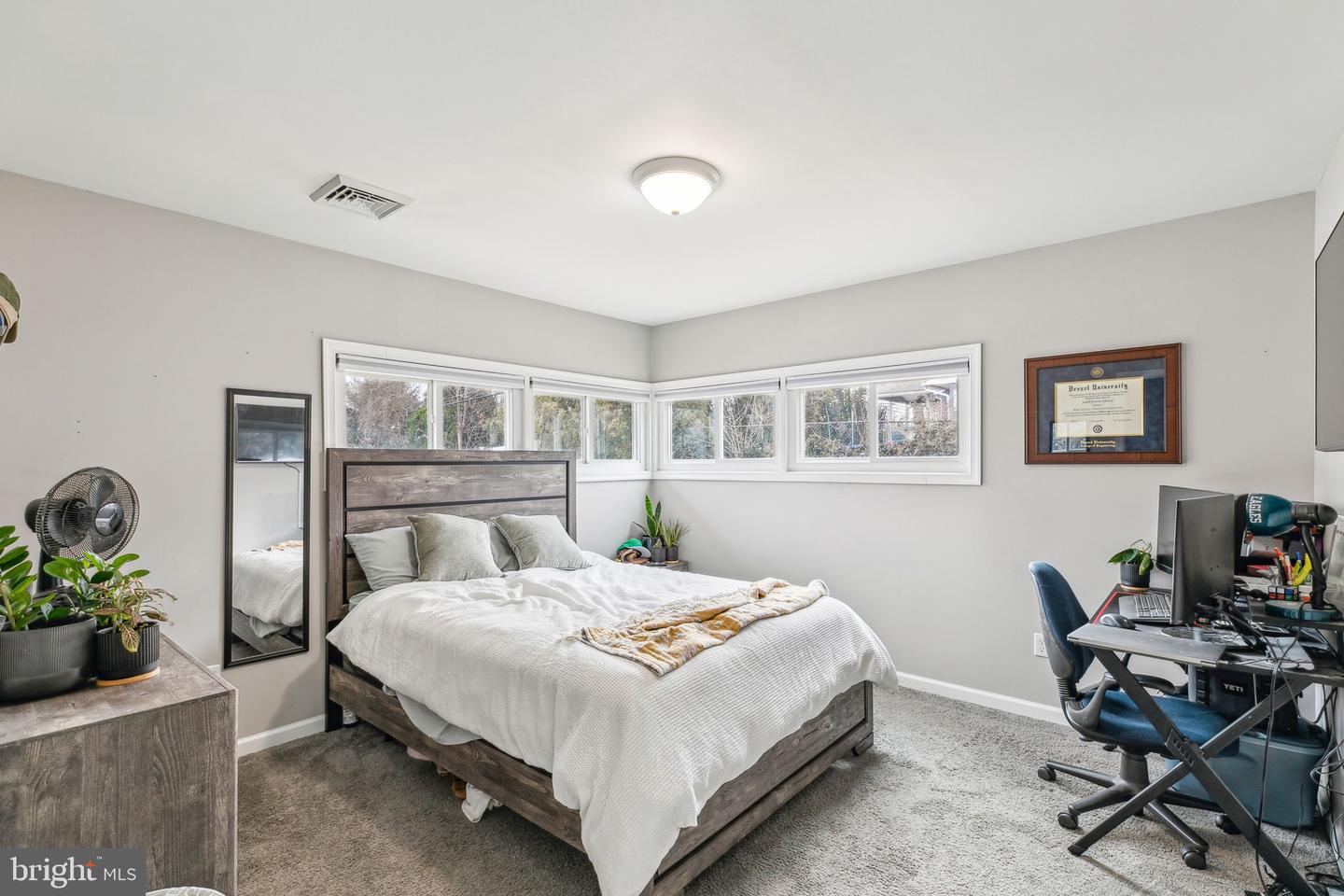 11 Tall Pine Ln
