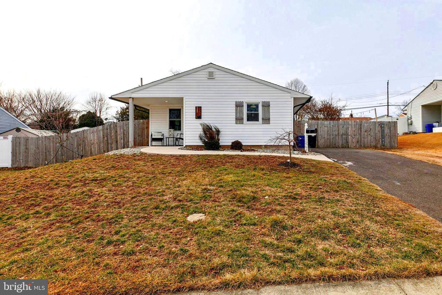 11 Tall Pine Ln