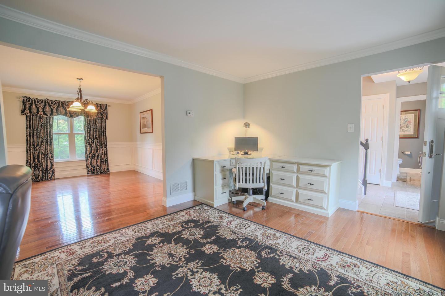 16 Red Oak Dr