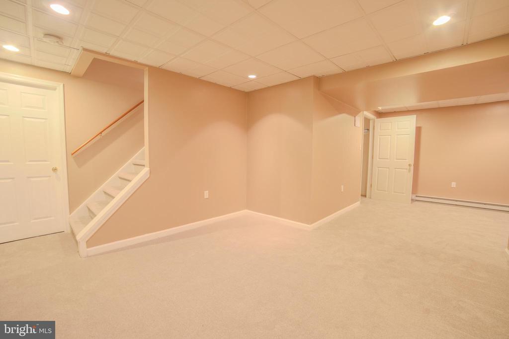 16 Red Oak Dr
