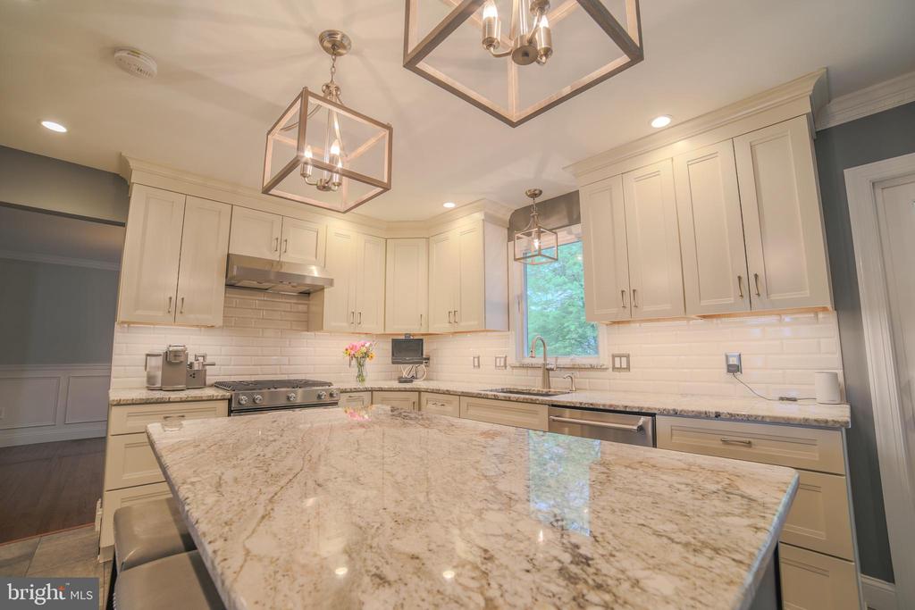 16 Red Oak Dr