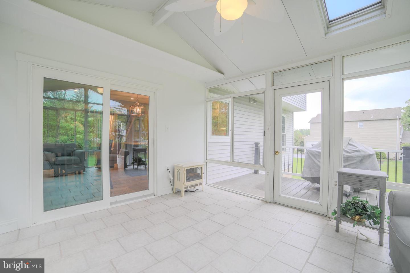 16 Red Oak Dr