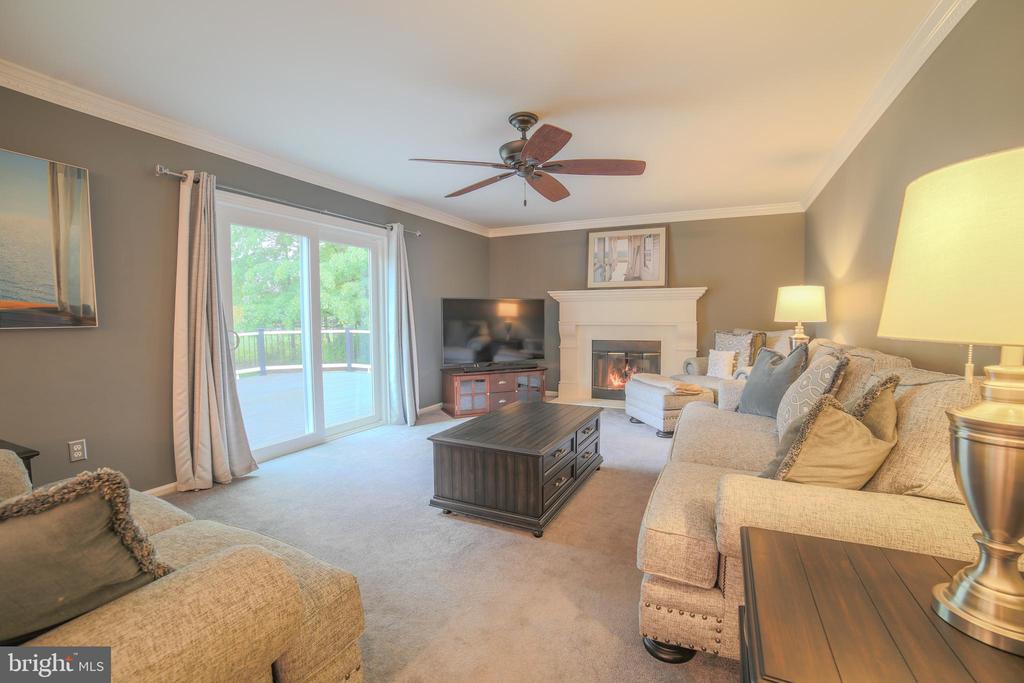16 Red Oak Dr