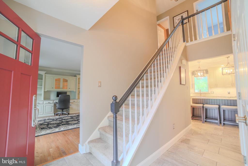 16 Red Oak Dr