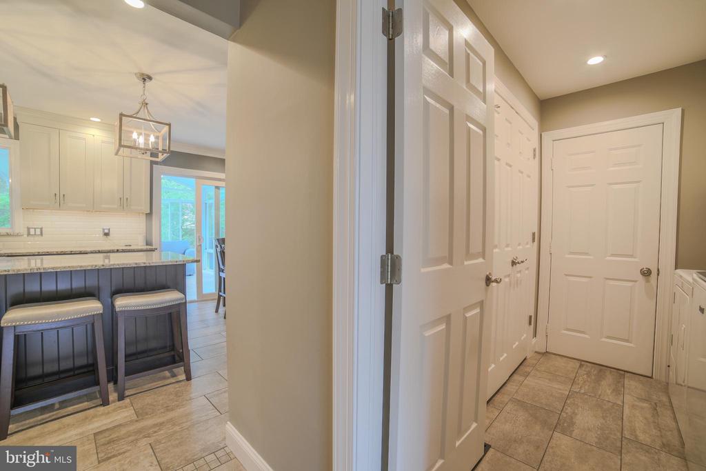 16 Red Oak Dr