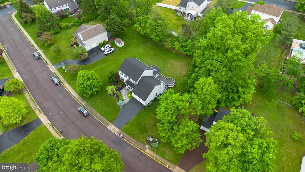 16 Red Oak Dr