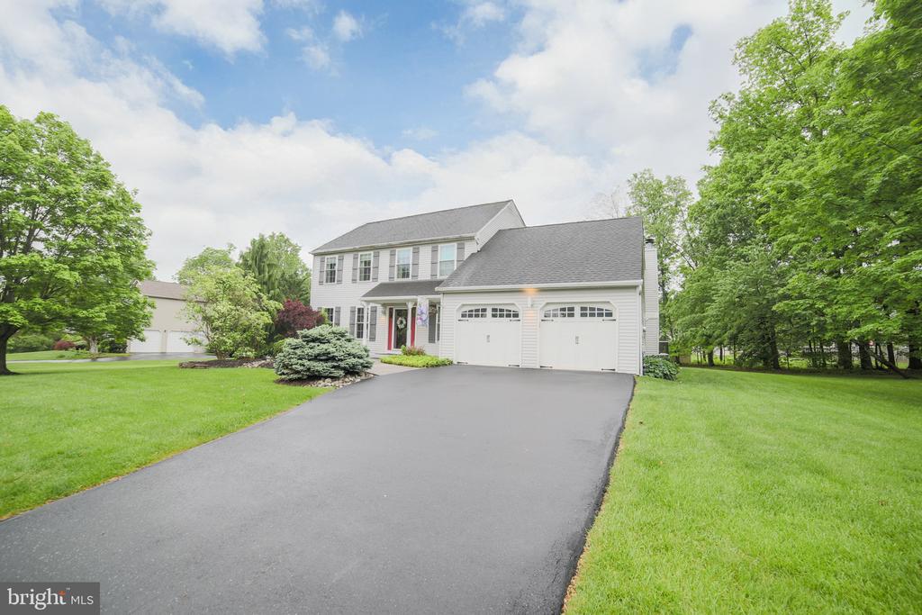 16 Red Oak Dr
