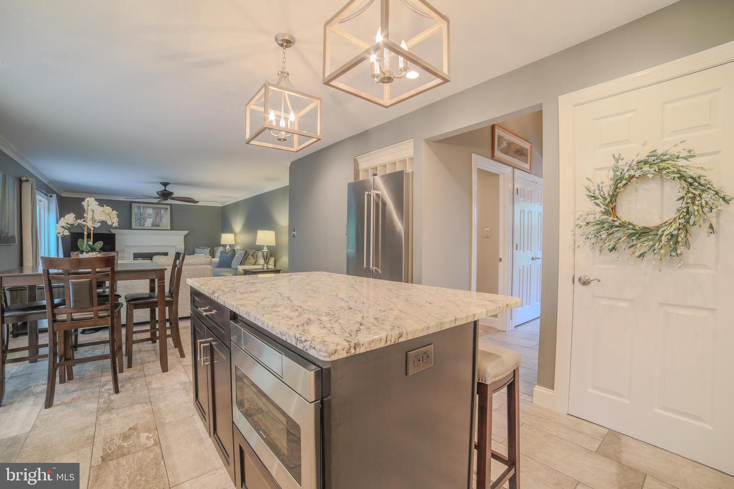 16 Red Oak Dr