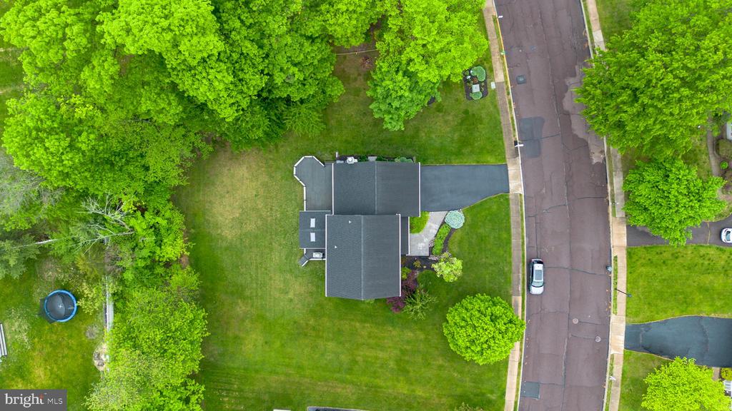 16 Red Oak Dr