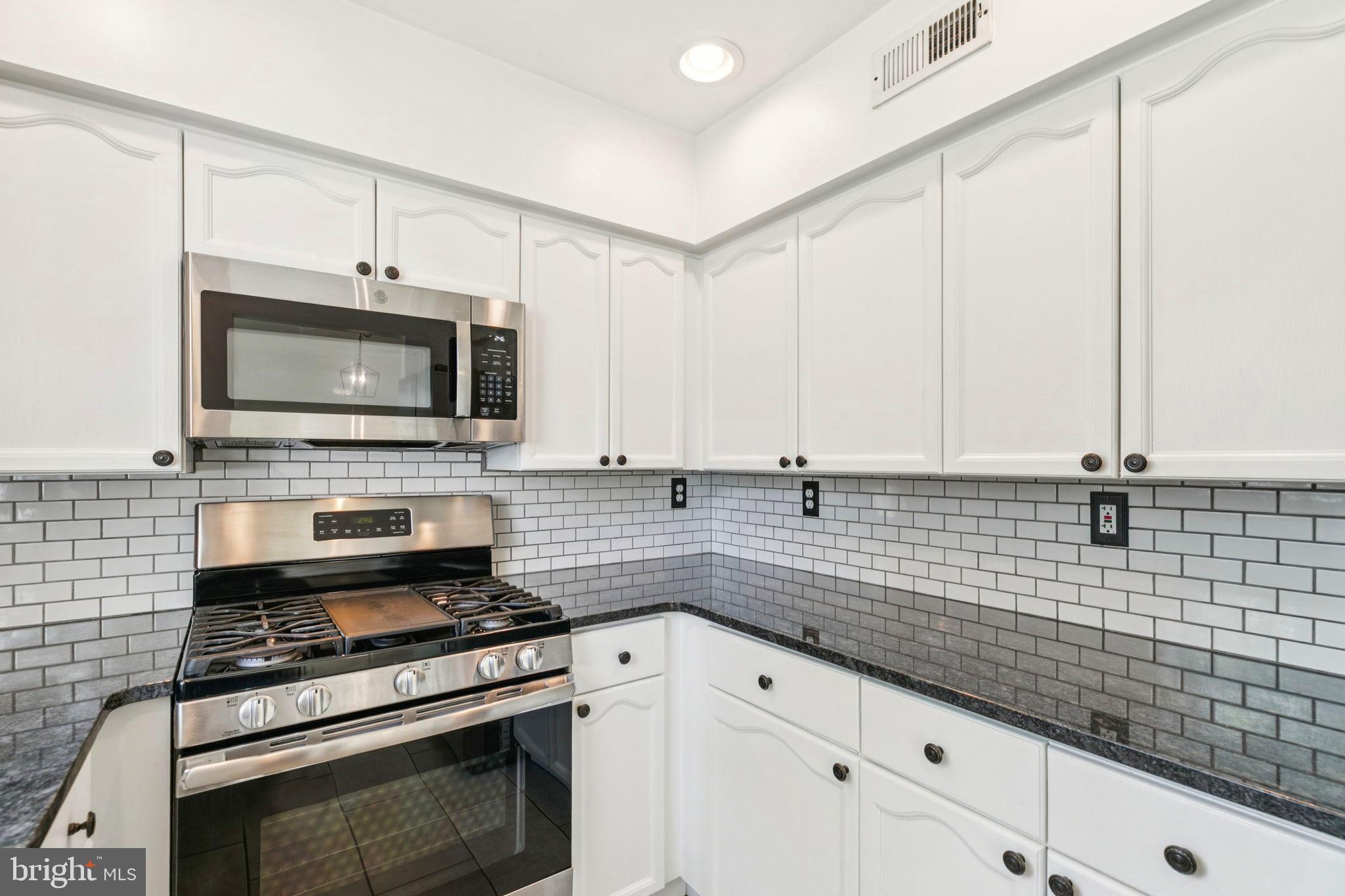 5531 Rinker Cir