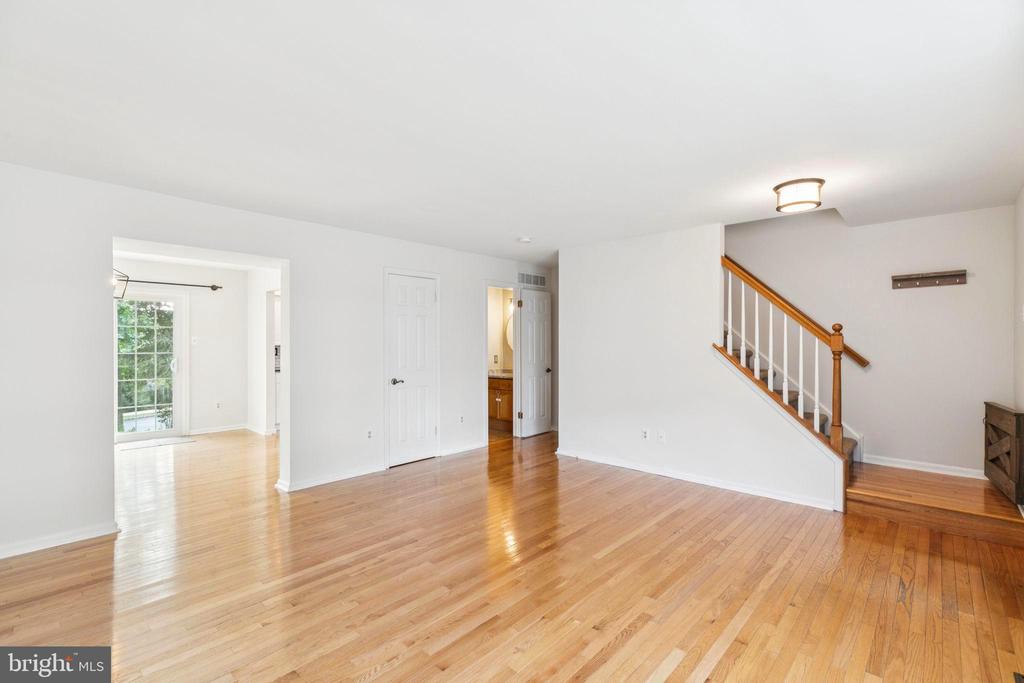5531 Rinker Cir