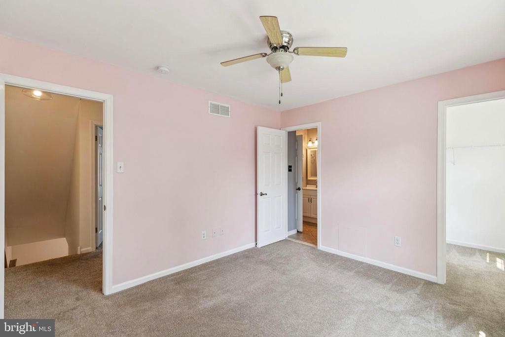 5531 Rinker Cir