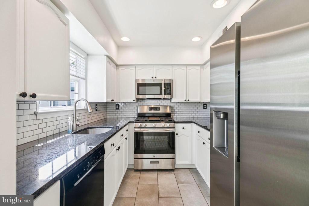 5531 Rinker Cir