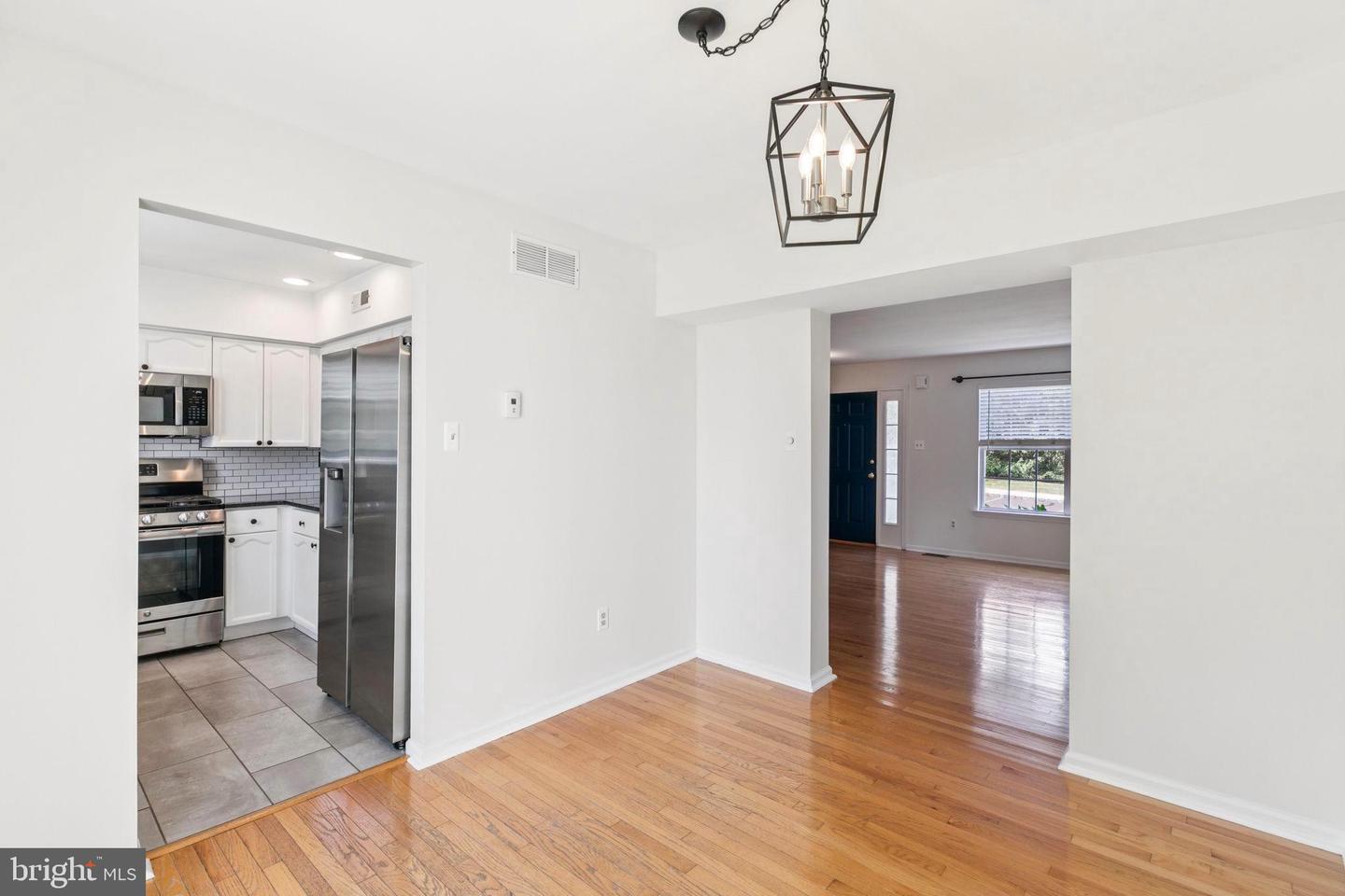 5531 Rinker Cir