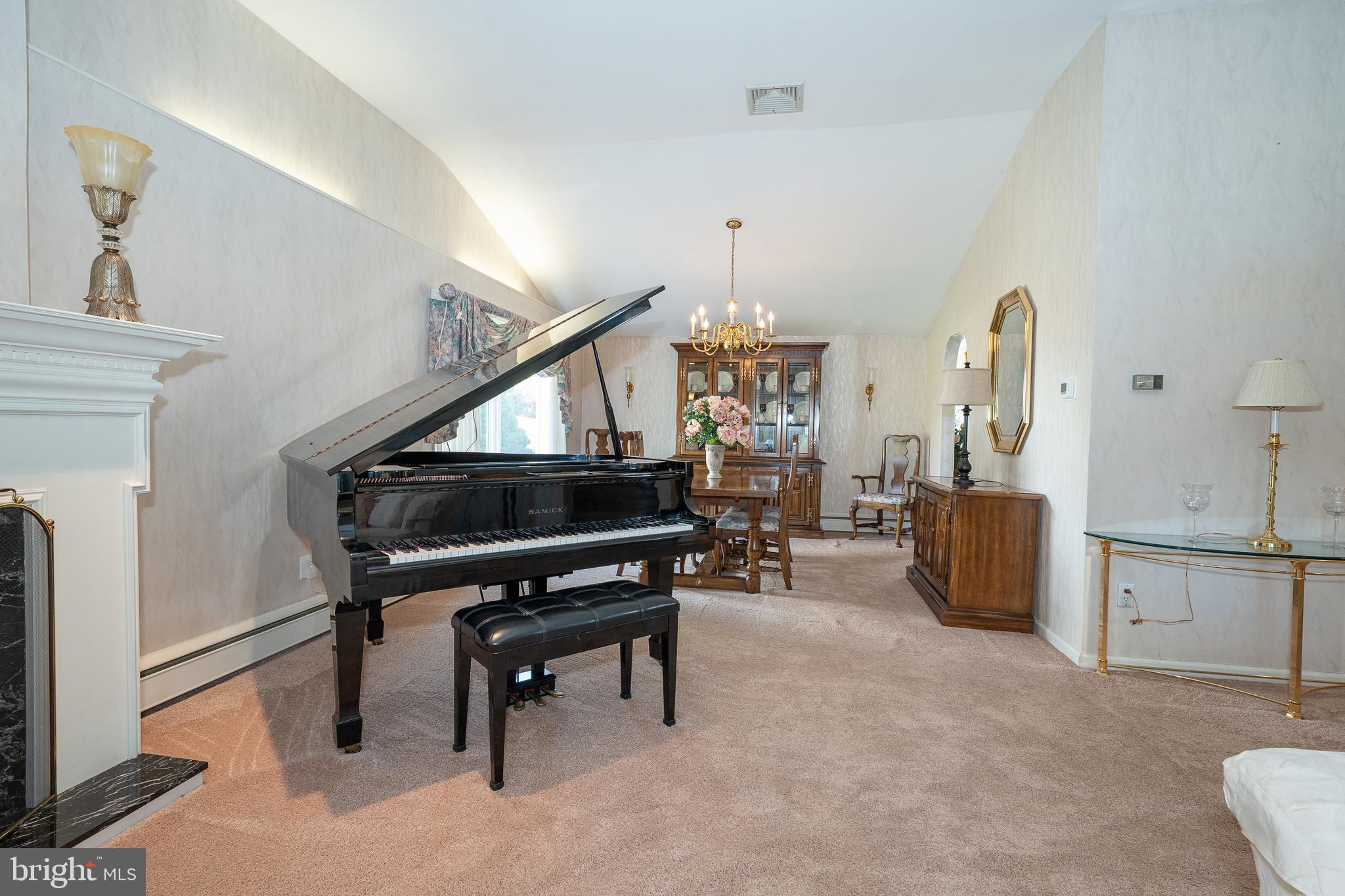 721 BUTTERCUP DRIVE