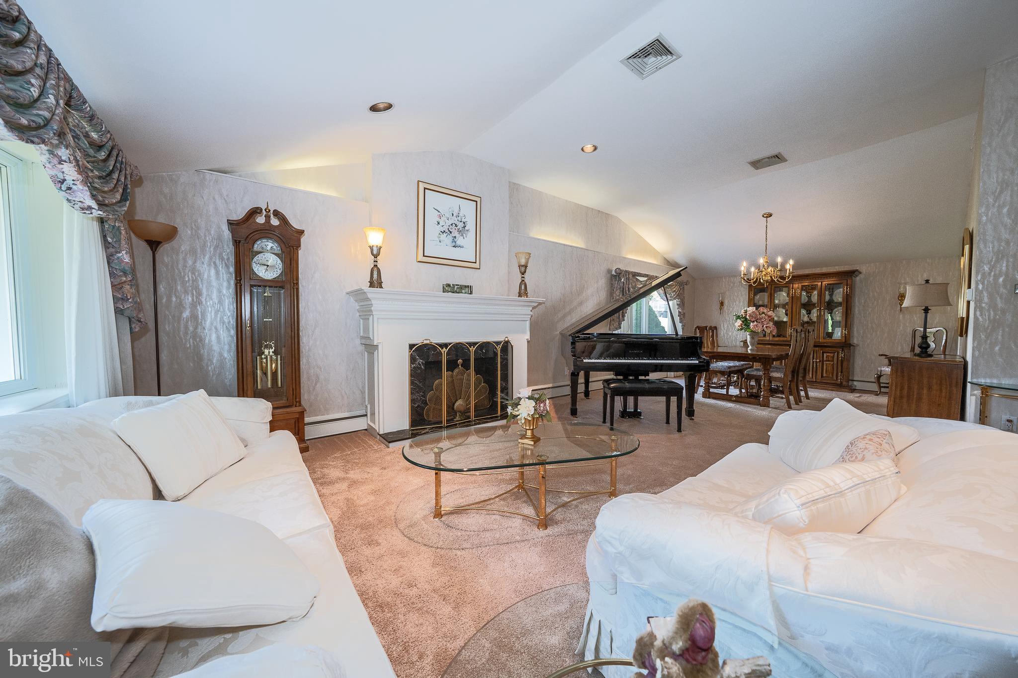 721 BUTTERCUP DRIVE