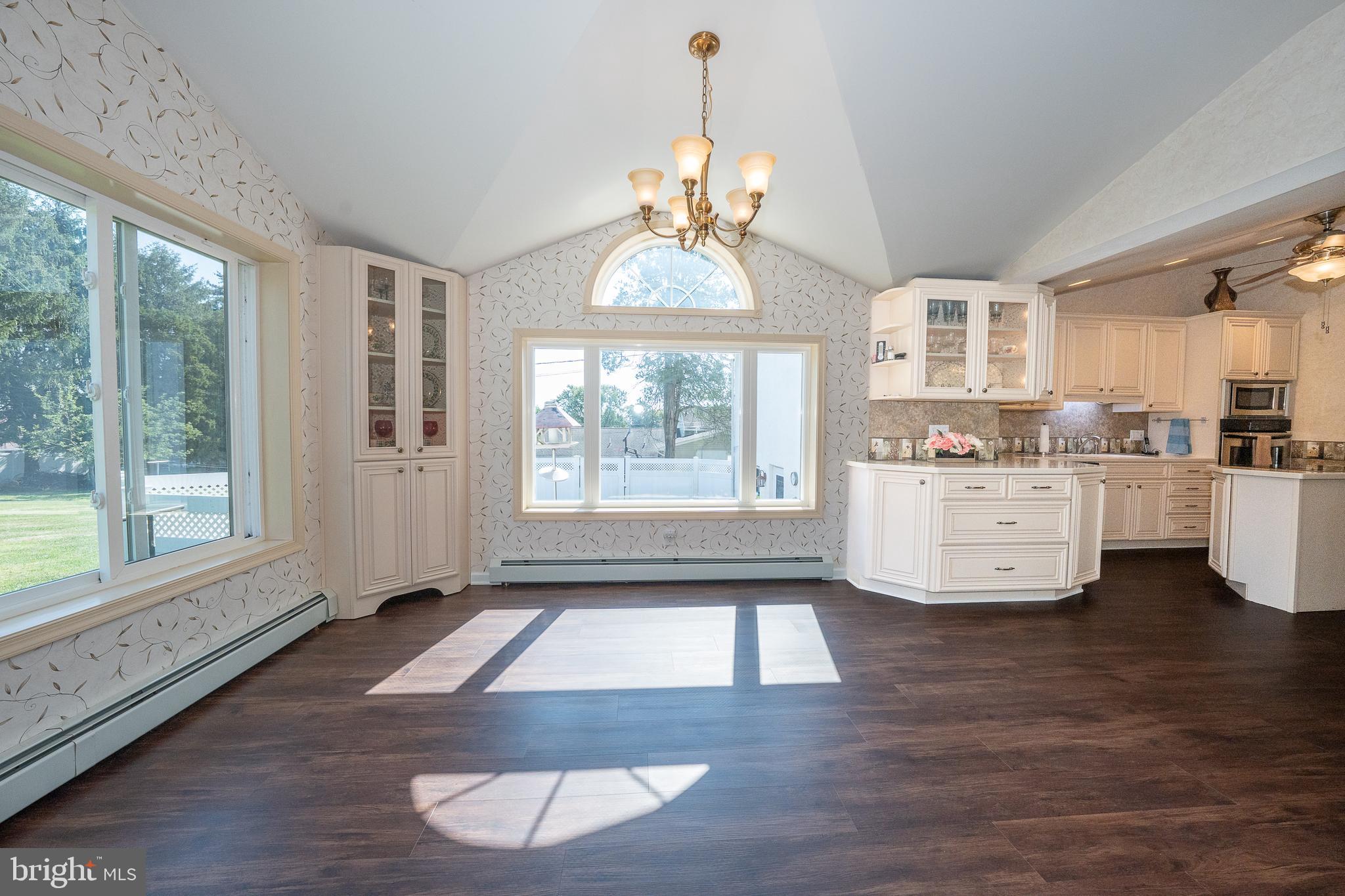 721 BUTTERCUP DRIVE