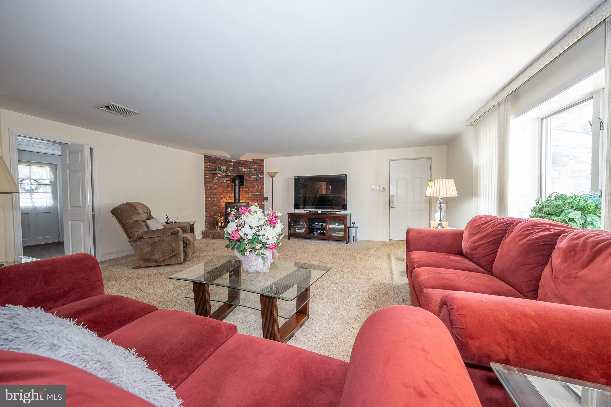 721 BUTTERCUP DRIVE