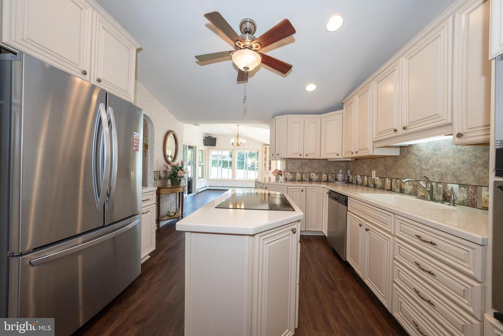 721 BUTTERCUP DRIVE