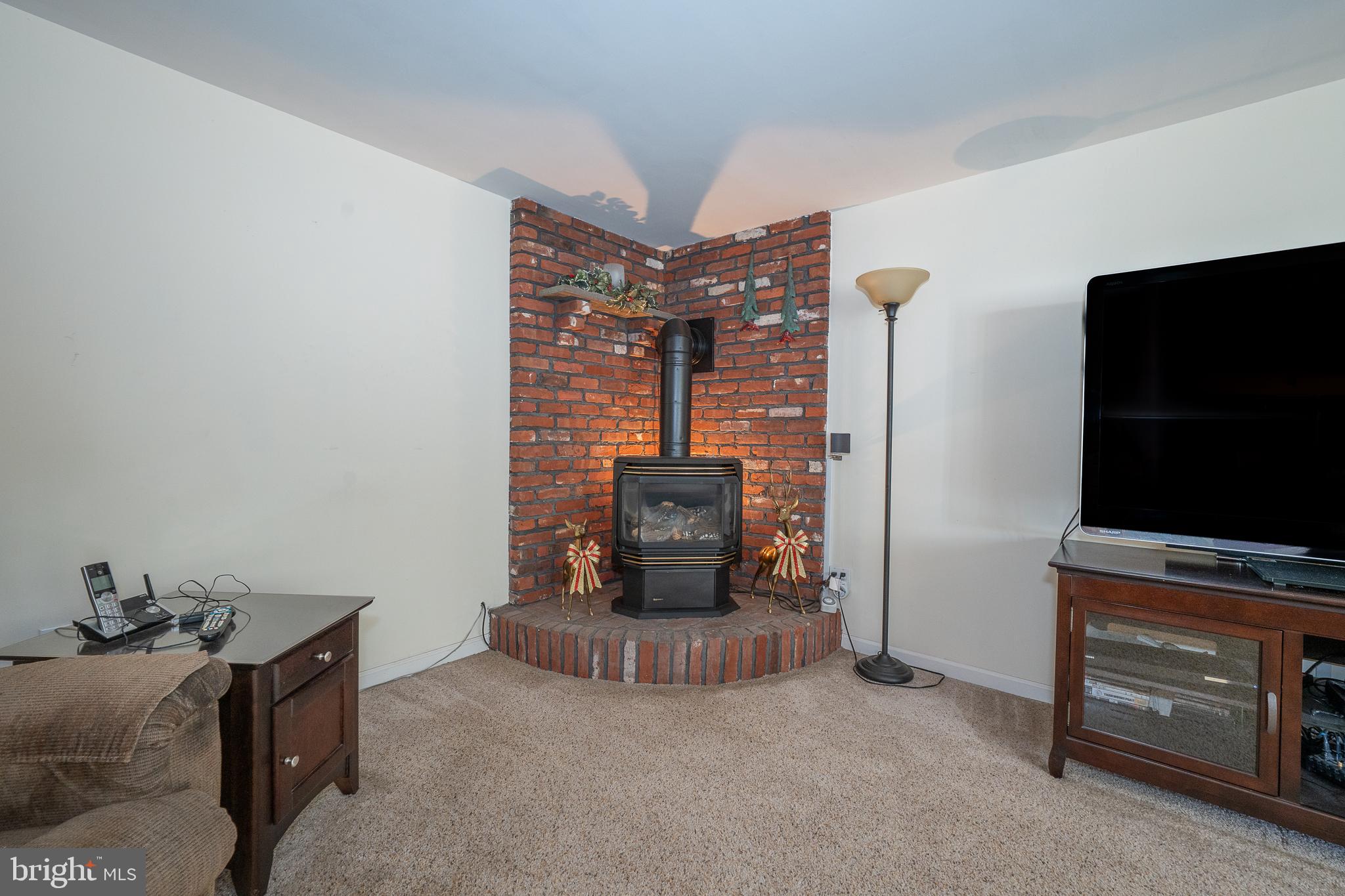 721 BUTTERCUP DRIVE
