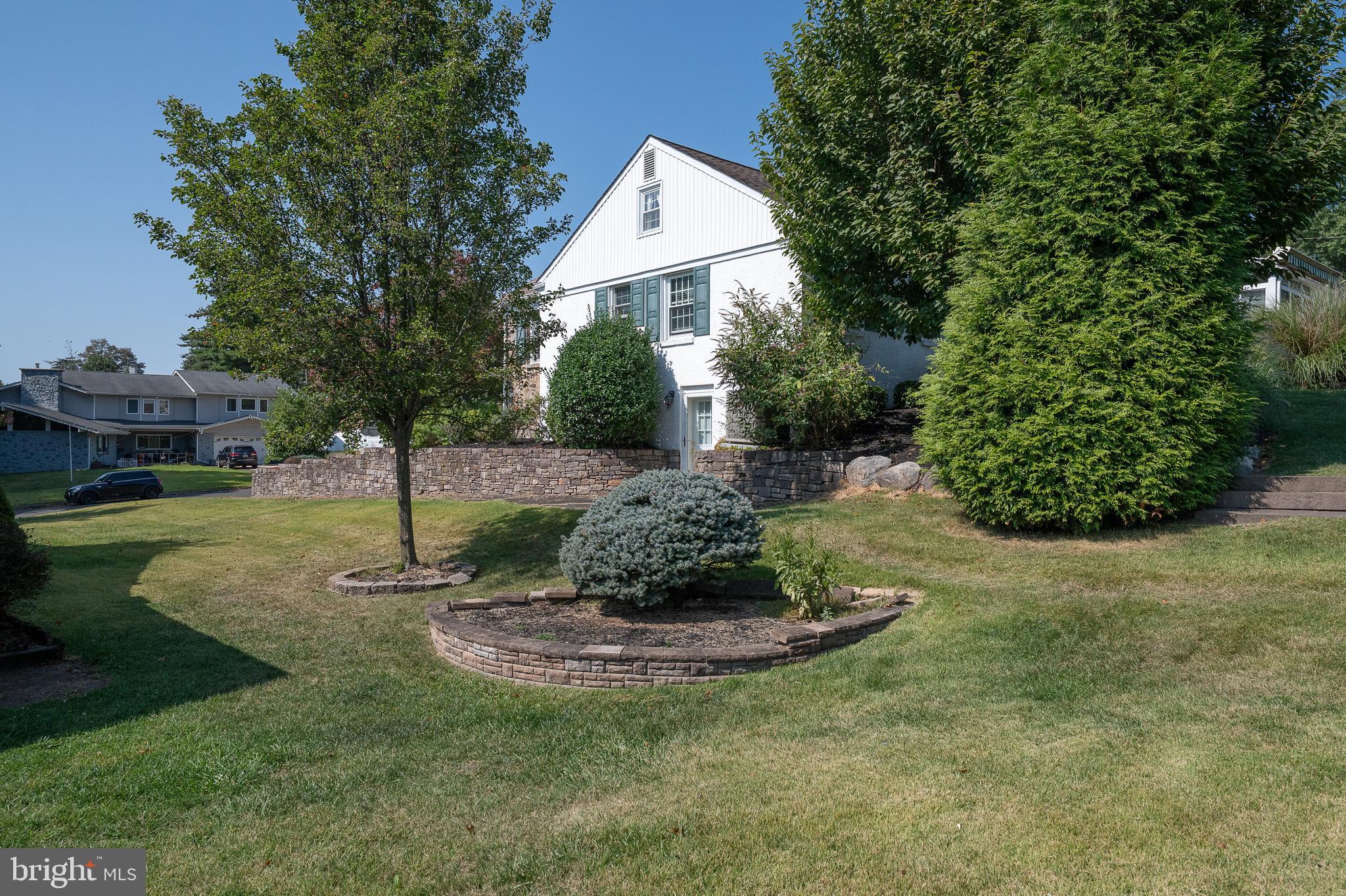 721 BUTTERCUP DRIVE