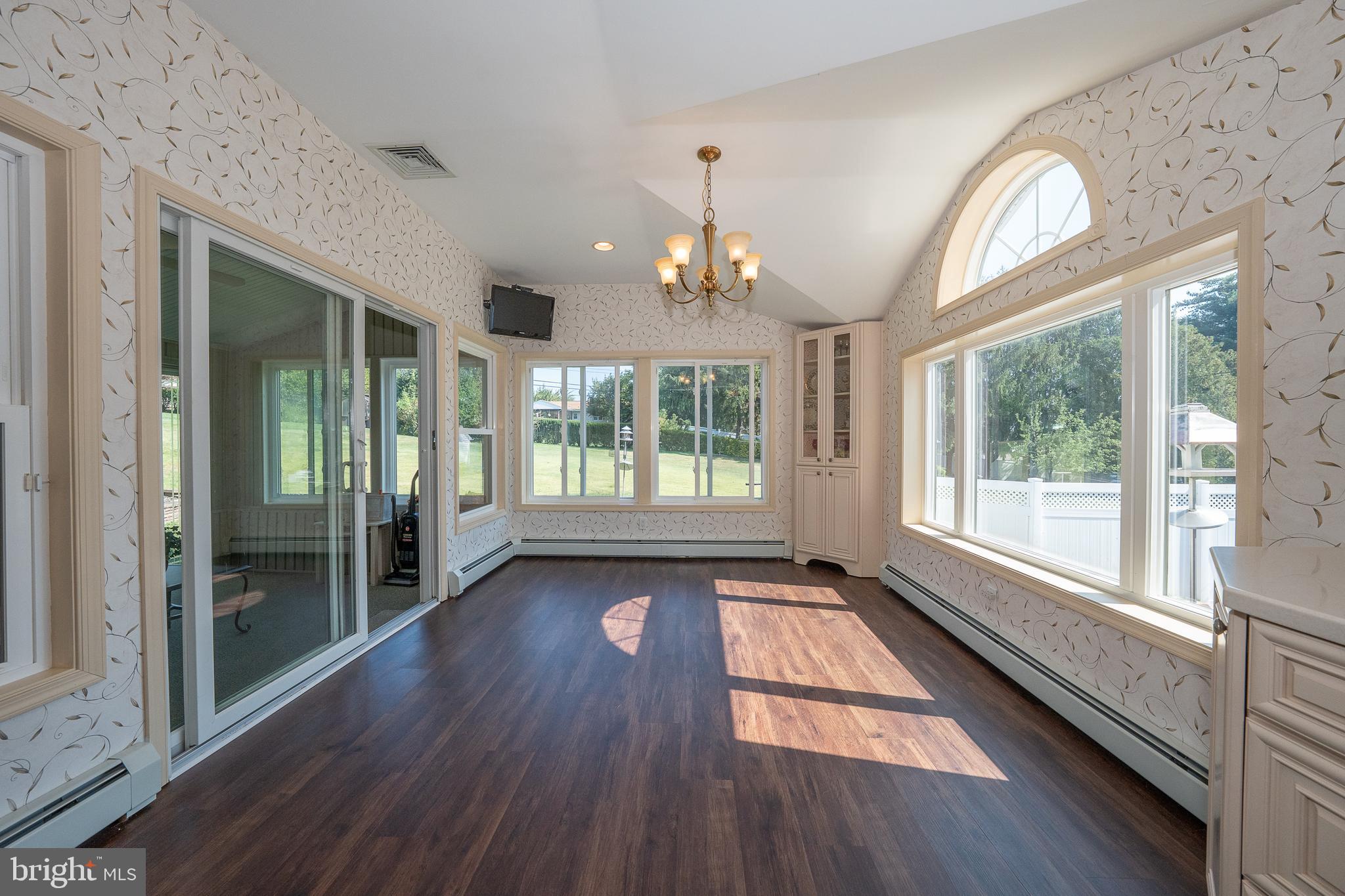 721 BUTTERCUP DRIVE