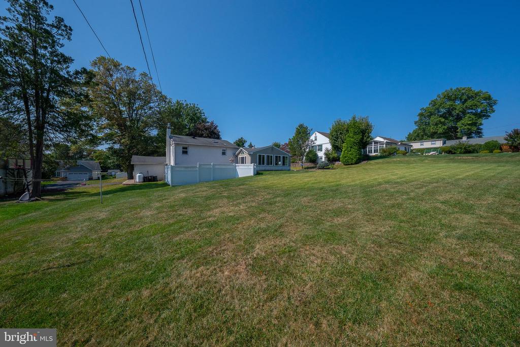 721 BUTTERCUP DRIVE
