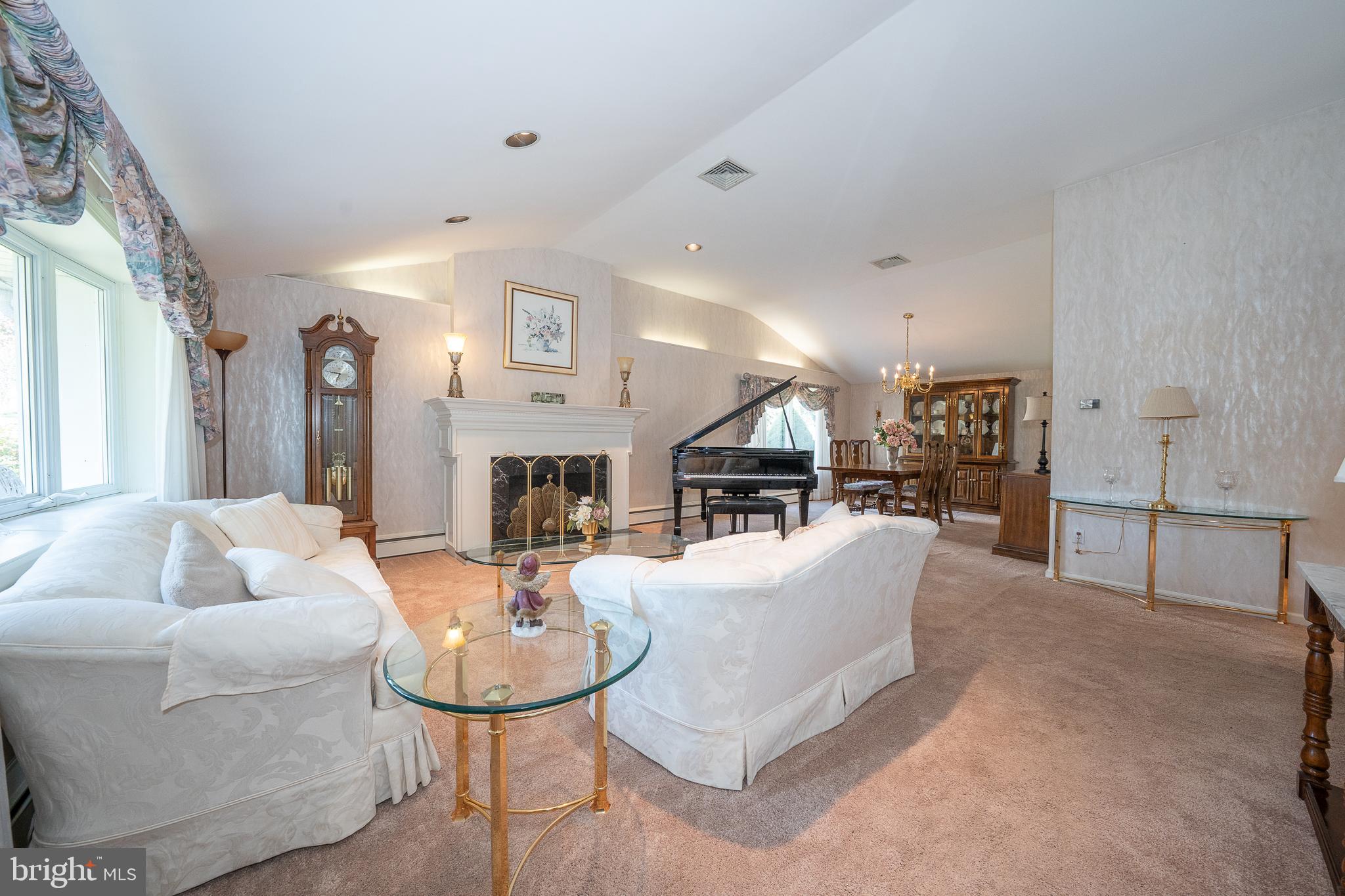 721 BUTTERCUP DRIVE