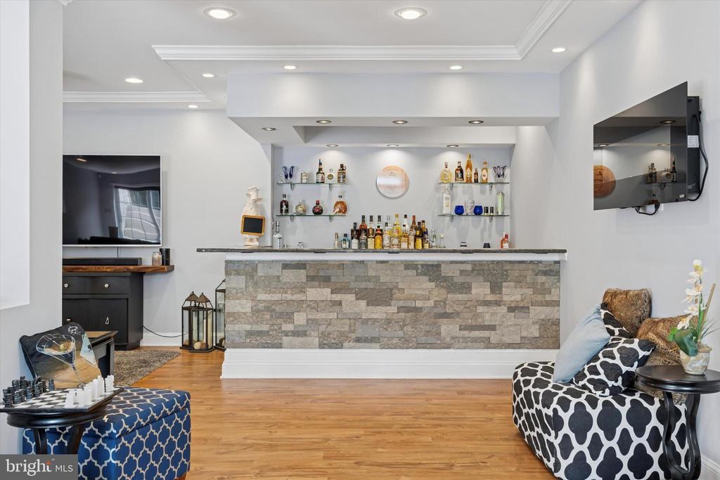 420 LONGLEAF DRIVE