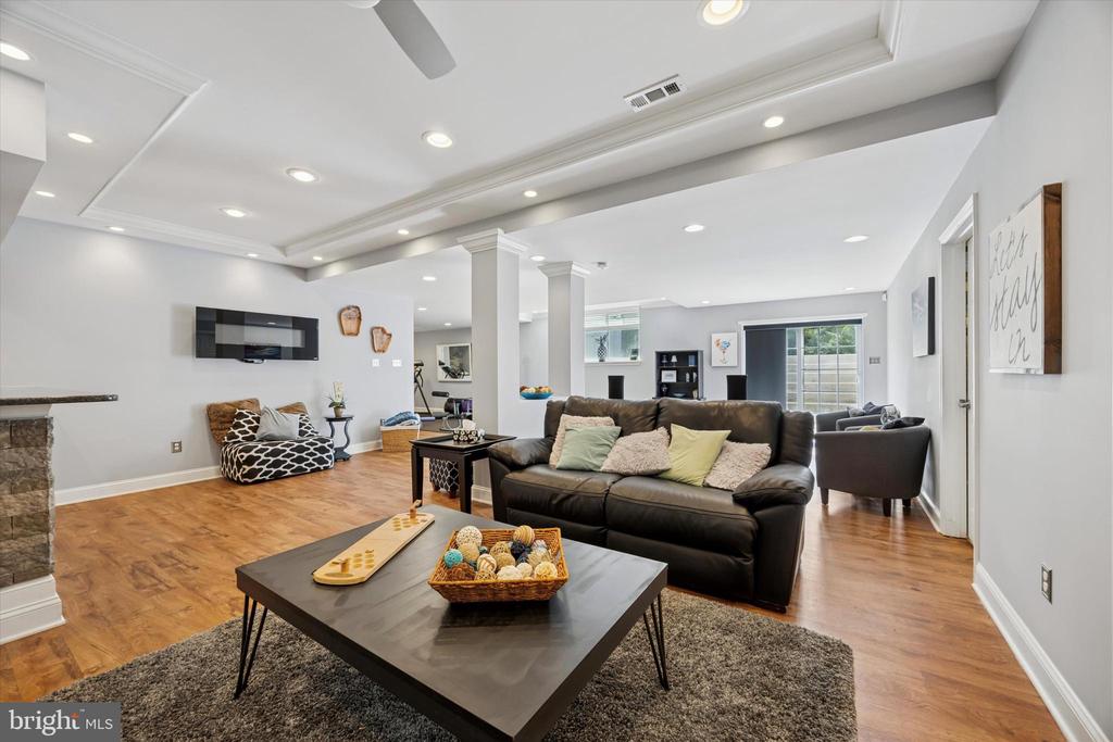 420 LONGLEAF DRIVE