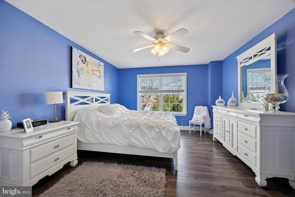 420 LONGLEAF DRIVE