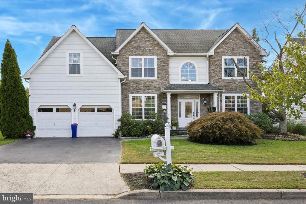 420 LONGLEAF DRIVE