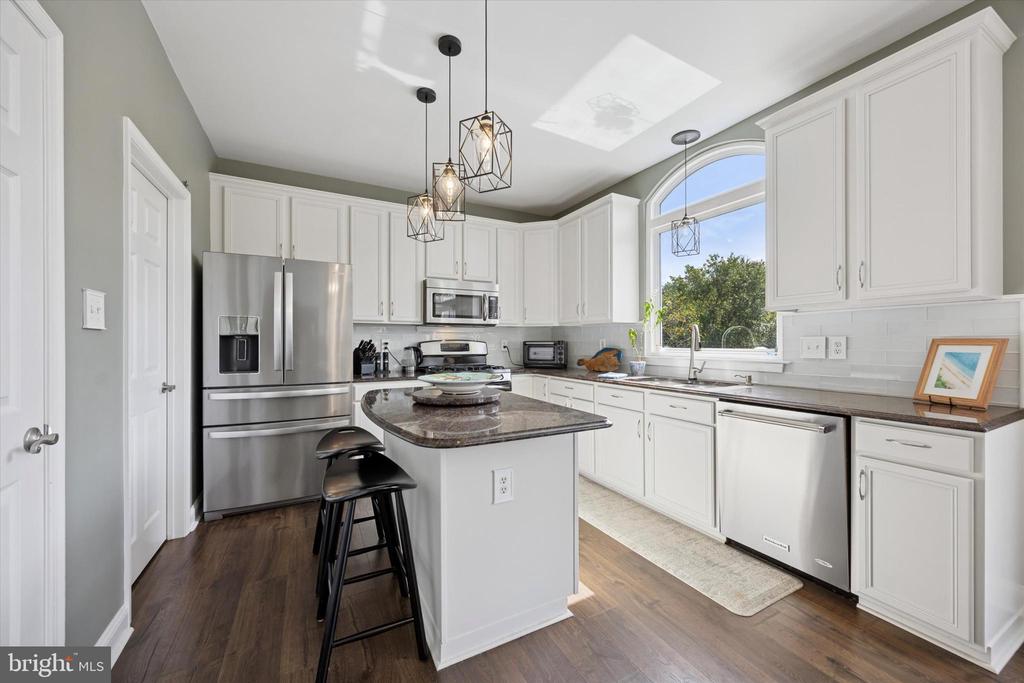 420 LONGLEAF DRIVE