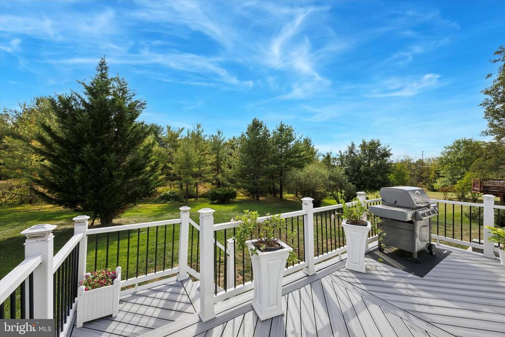420 LONGLEAF DRIVE