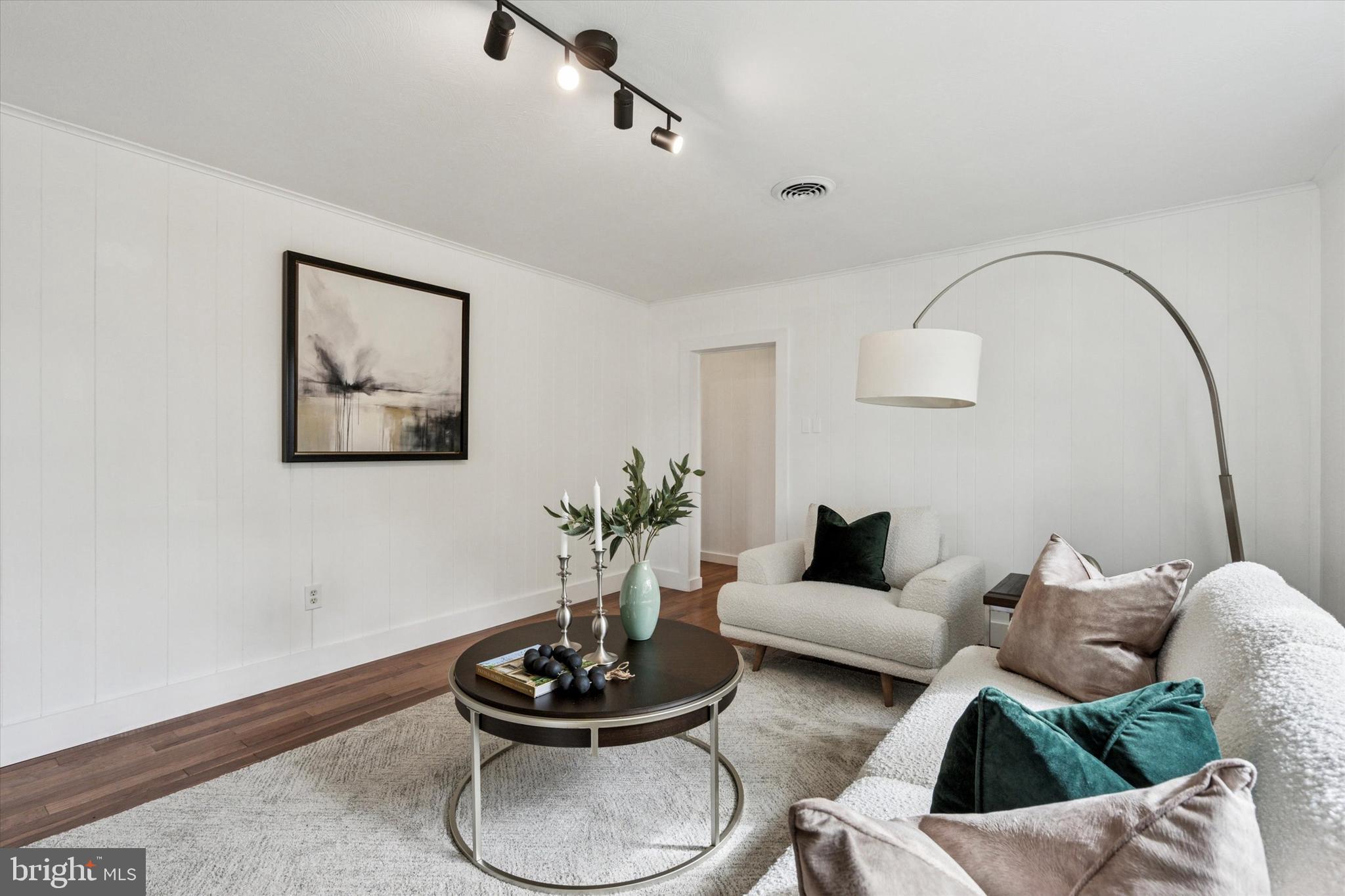 2369 TOHICKON LANE